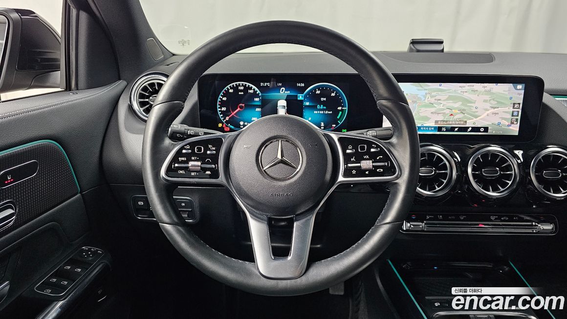 Mercedes-Benz GLA-Class 2021