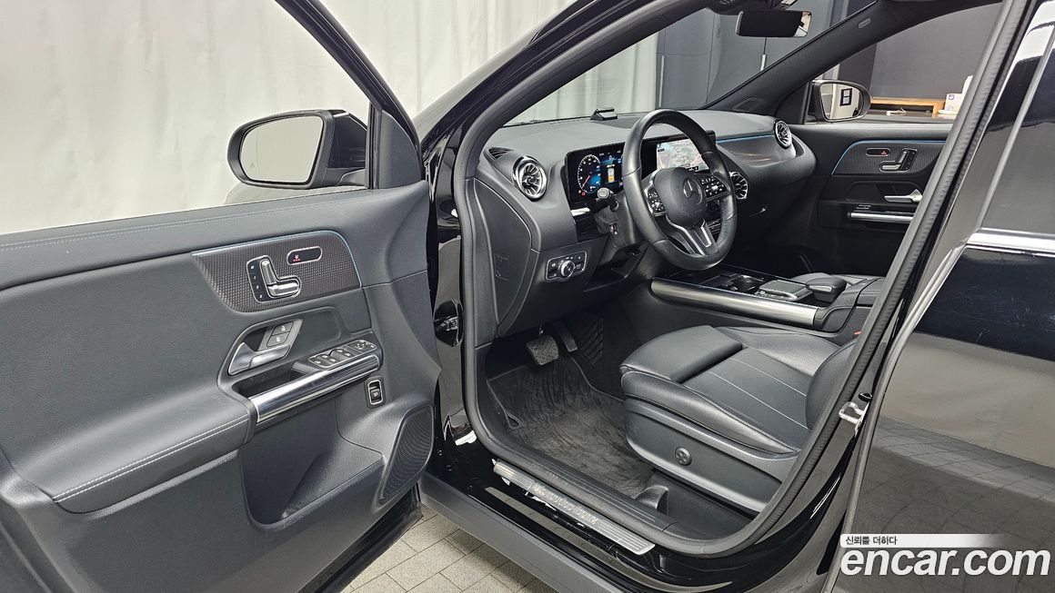 Mercedes-Benz GLA-Class 2021