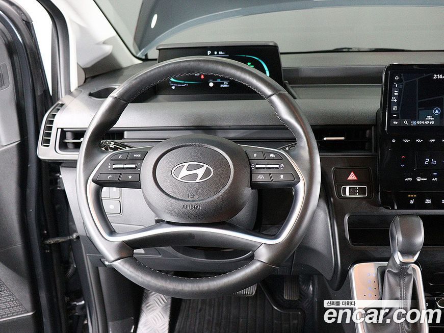 Hyundai Staria 2025