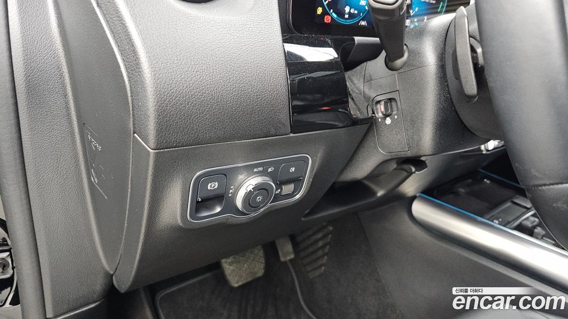 Mercedes-Benz GLA-Class 2021