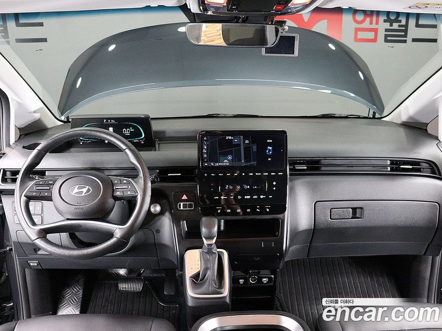Hyundai Staria 2025