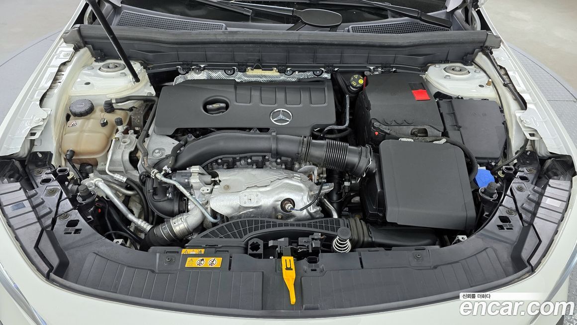 Mercedes-Benz GLB-Class 2021