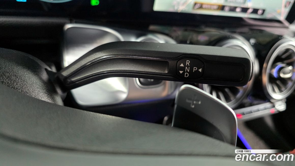 Mercedes-Benz GLB-Class 2021