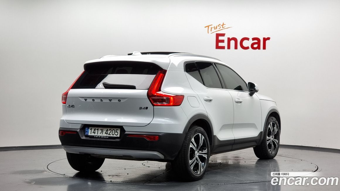 Volvo XC40 2021