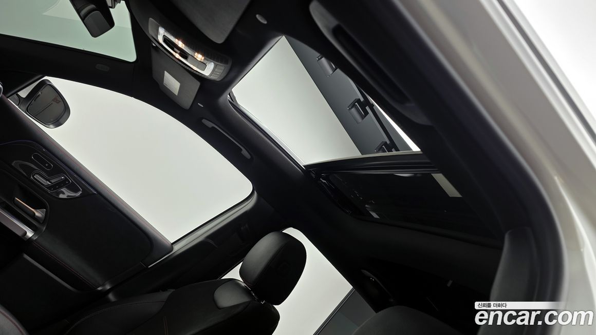 Mercedes-Benz GLB-Class 2021