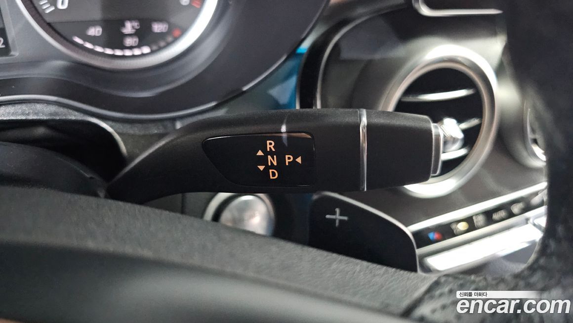 Mercedes-Benz GLC-Class 2019