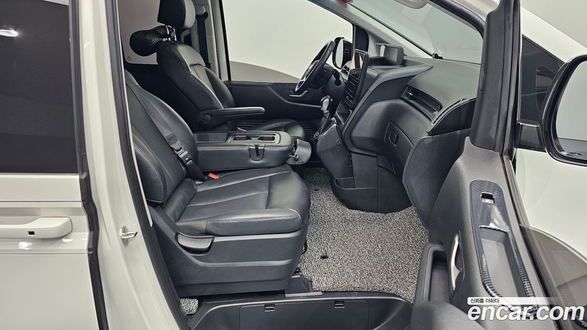 Hyundai Staria 2023