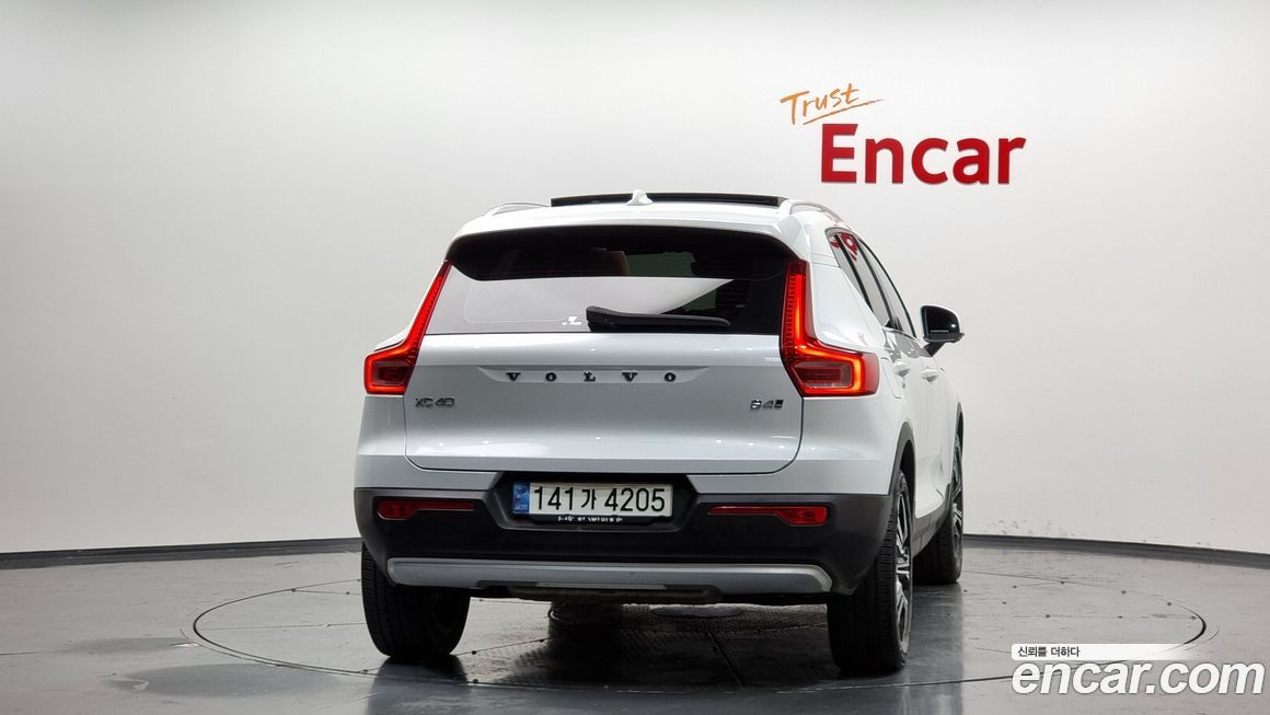 Volvo XC40 2021