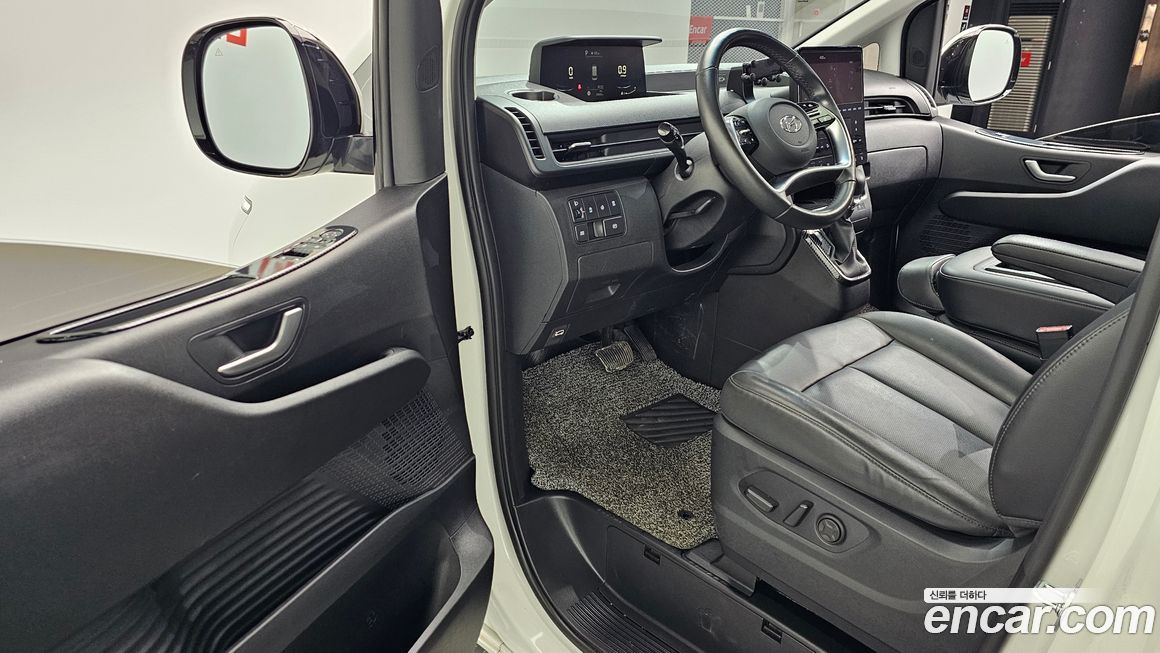 Hyundai Staria 2023