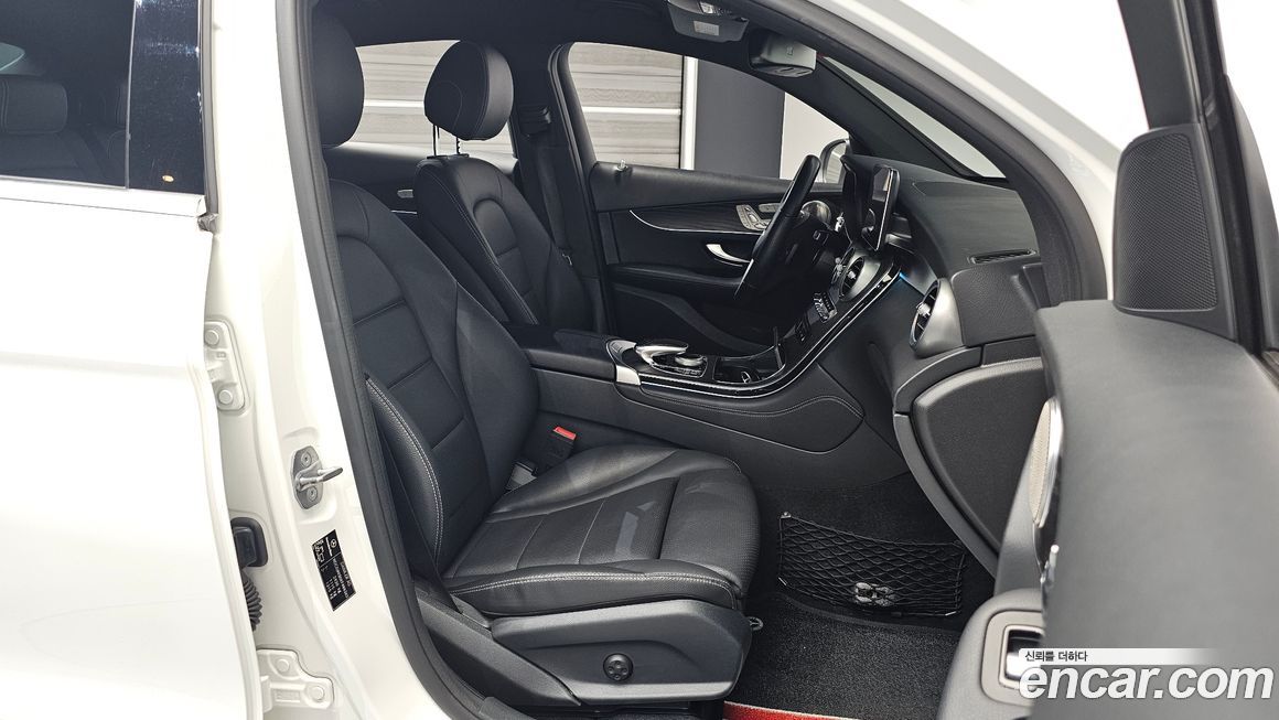 Mercedes-Benz GLC-Class 2019