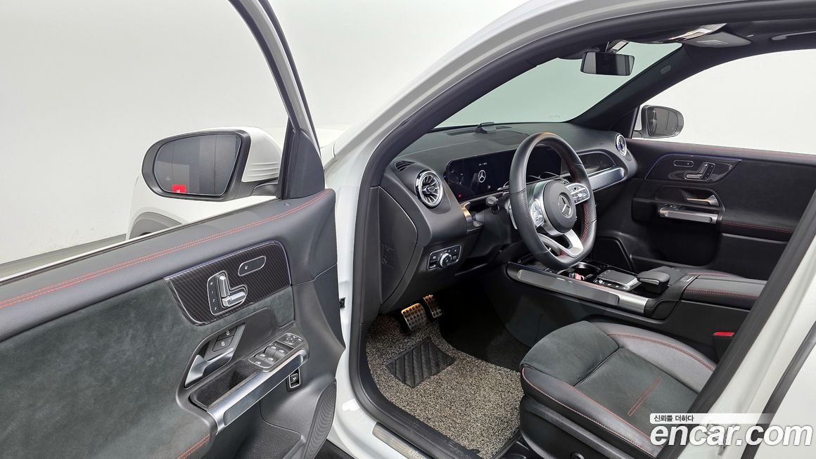 Mercedes-Benz GLB-Class 2021