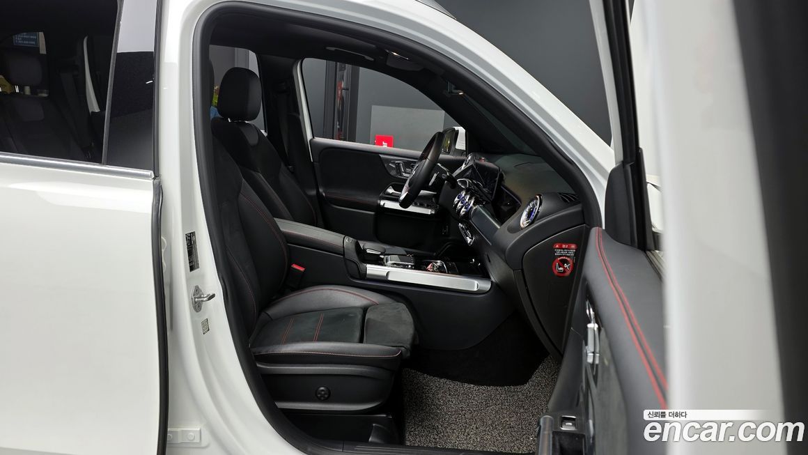 Mercedes-Benz GLB-Class 2021