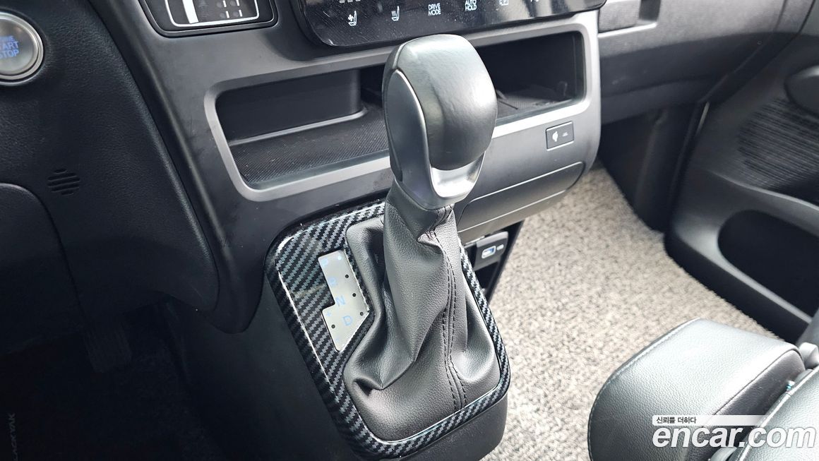 Hyundai Staria 2023