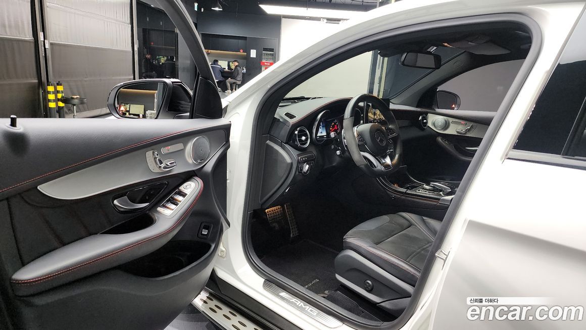 Mercedes-Benz GLC-Class 2019