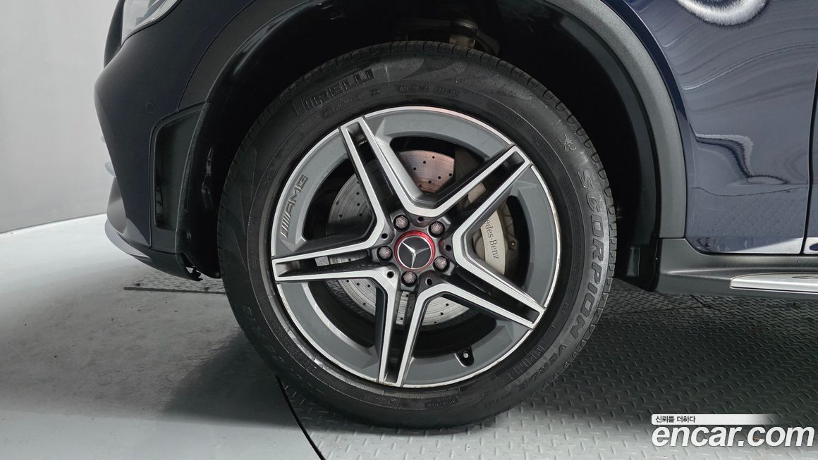 Mercedes-Benz GLC-Class 2021