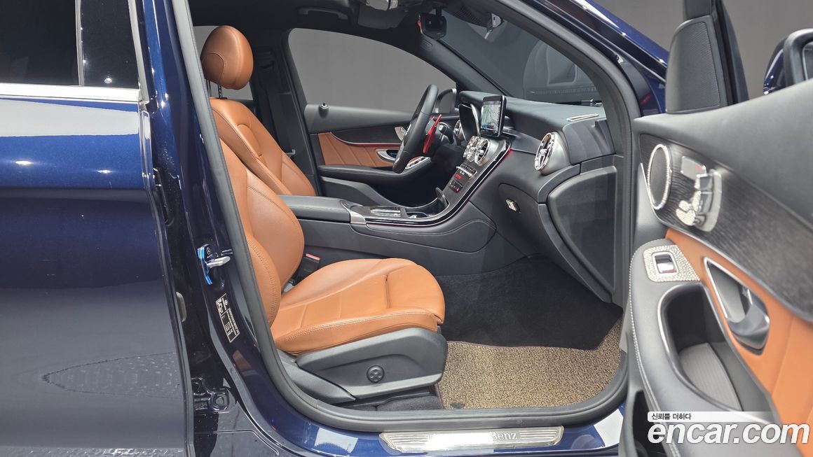 Mercedes-Benz GLC-Class 2021