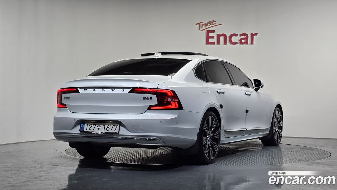 Volvo S90 2023