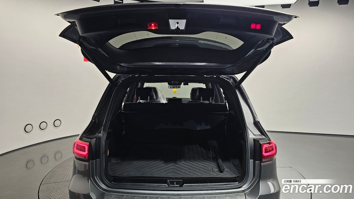 Mercedes-Benz GLB-Class 2021