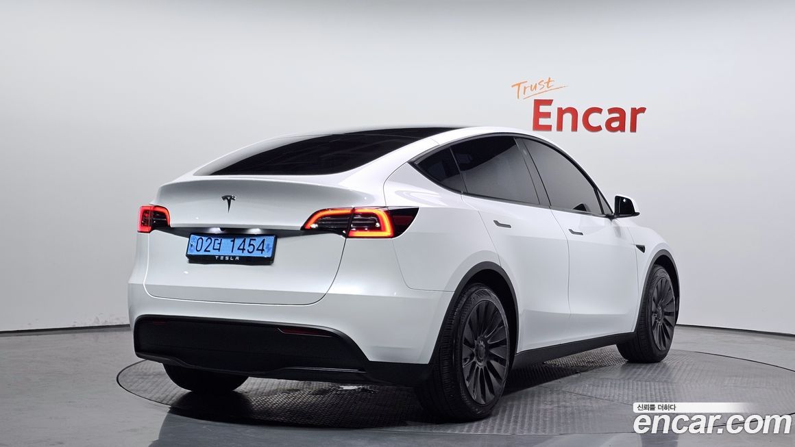 Tesla Model Y 2023