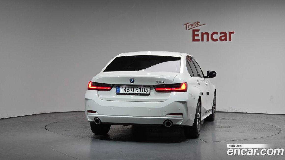 BMW 3-Series 2023