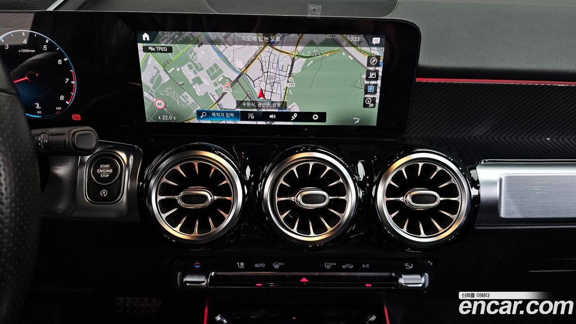 Mercedes-Benz GLB-Class 2021