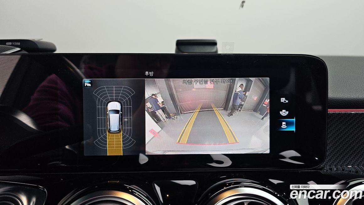 Mercedes-Benz GLB-Class 2021