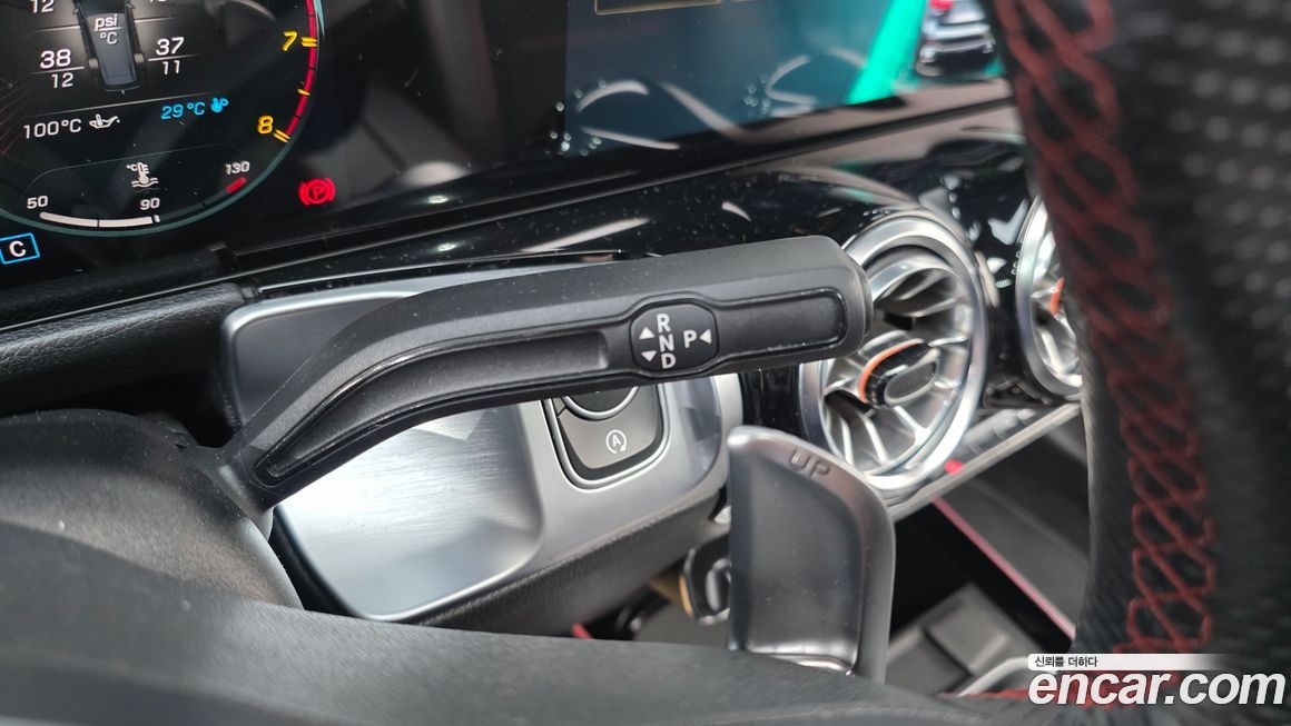 Mercedes-Benz GLB-Class 2022