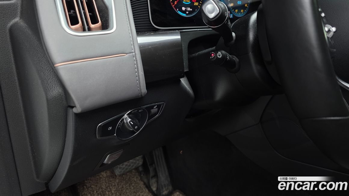 Mercedes-Benz EQC 2020