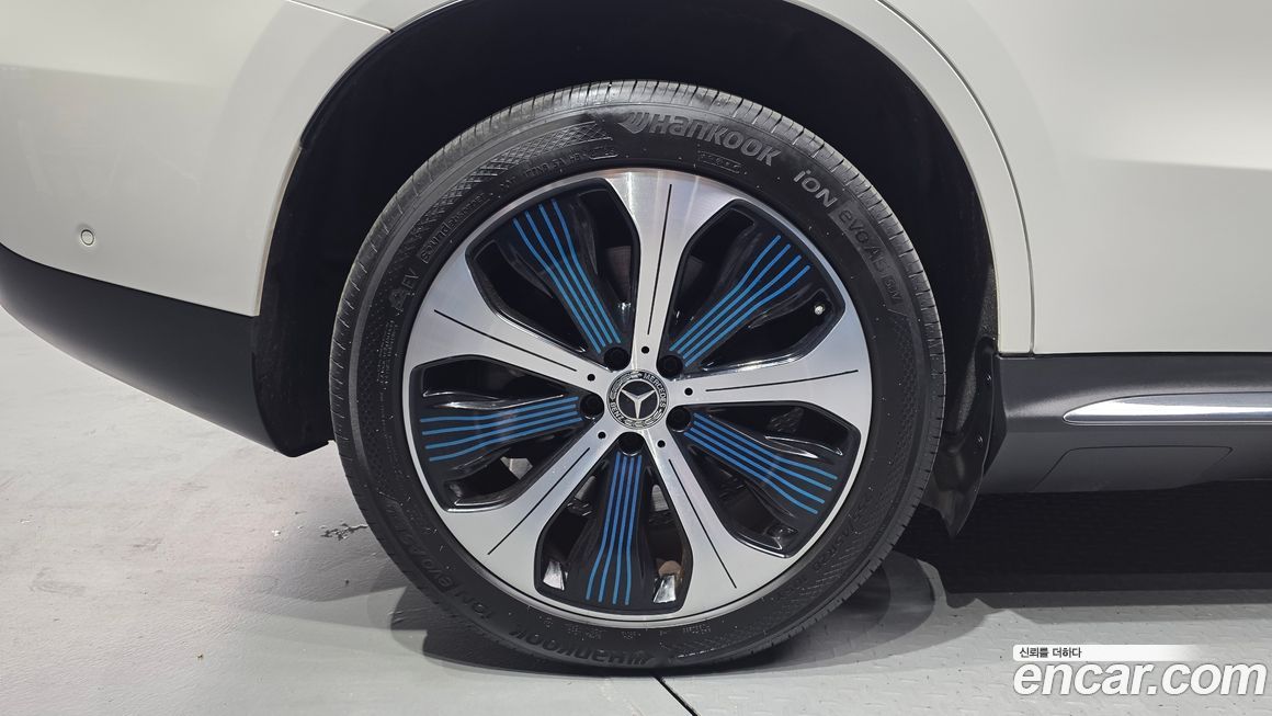 Mercedes-Benz EQC 2020