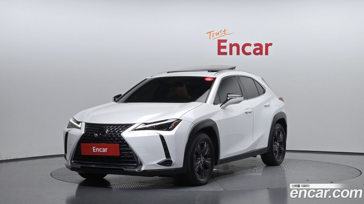 Lexus UX 2024