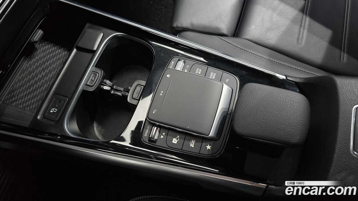 Mercedes-Benz EQB 2023