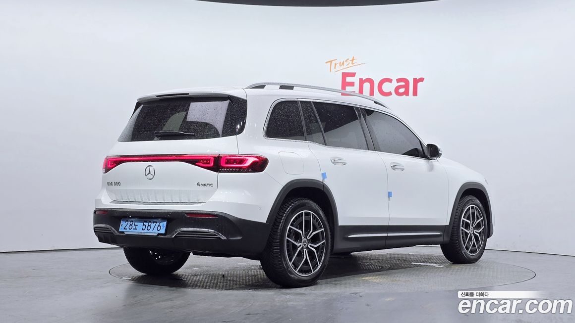 Mercedes-Benz EQB 2023