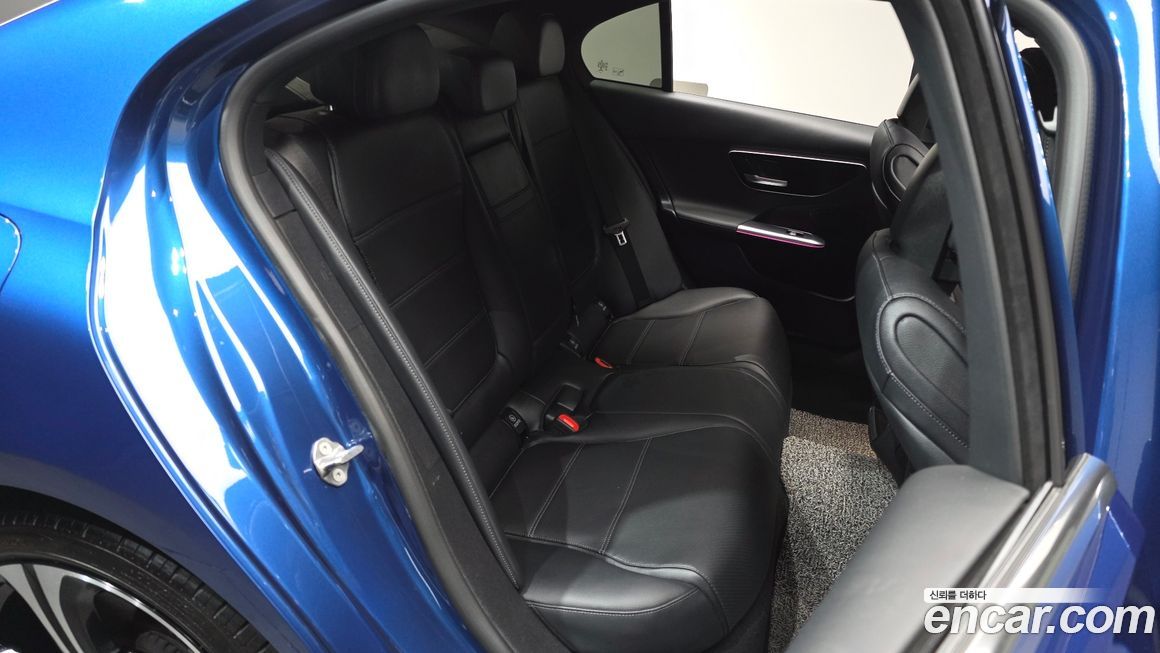 Mercedes-Benz C-Class 2023