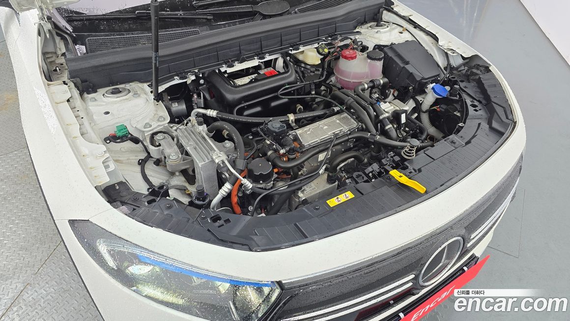 Mercedes-Benz EQB 2023