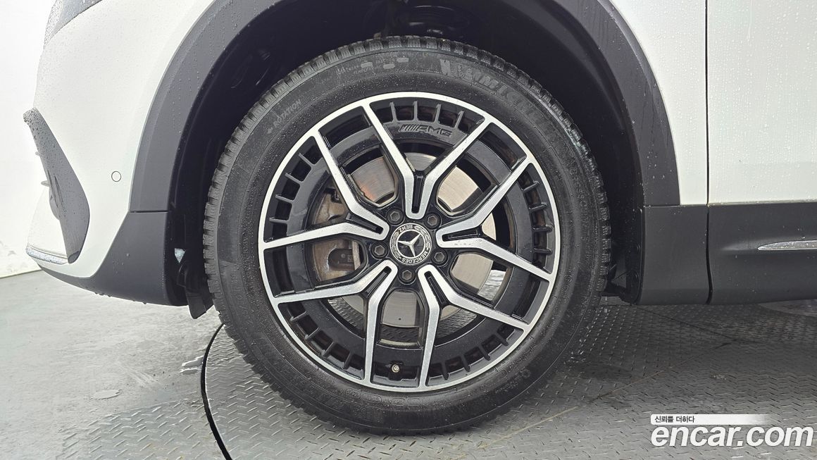 Mercedes-Benz EQB 2023