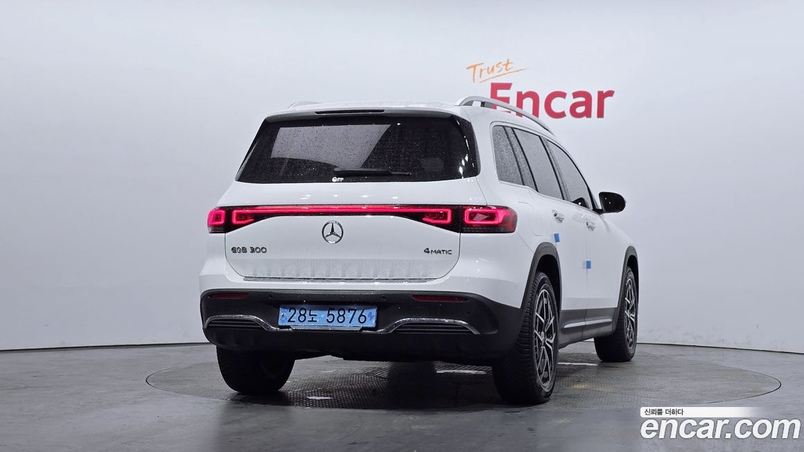 Mercedes-Benz EQB 2023