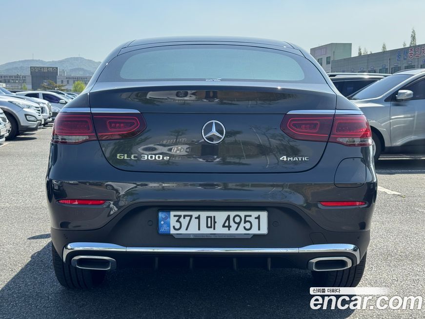 Mercedes-Benz GLC-Class 2021