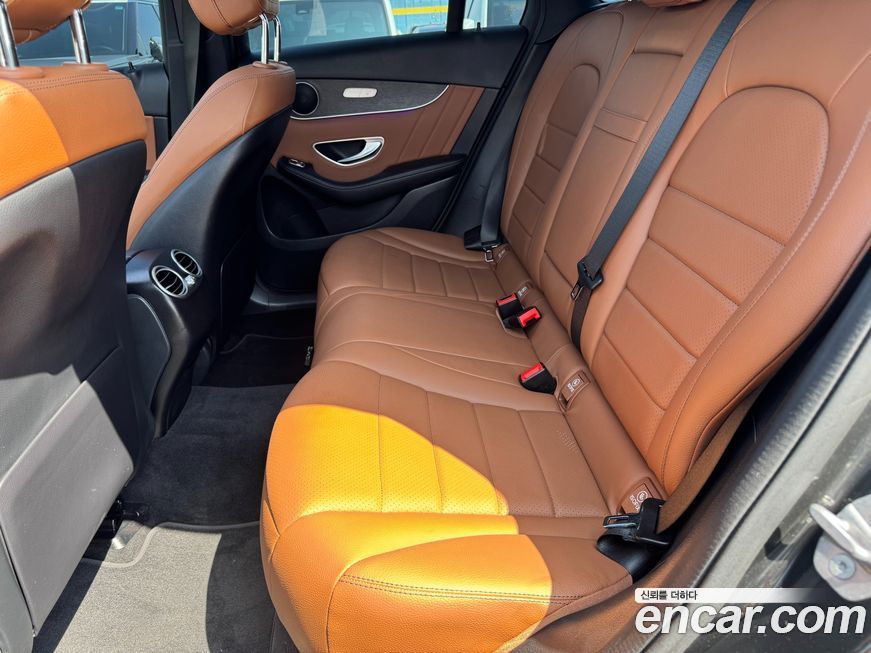 Mercedes-Benz GLC-Class 2021