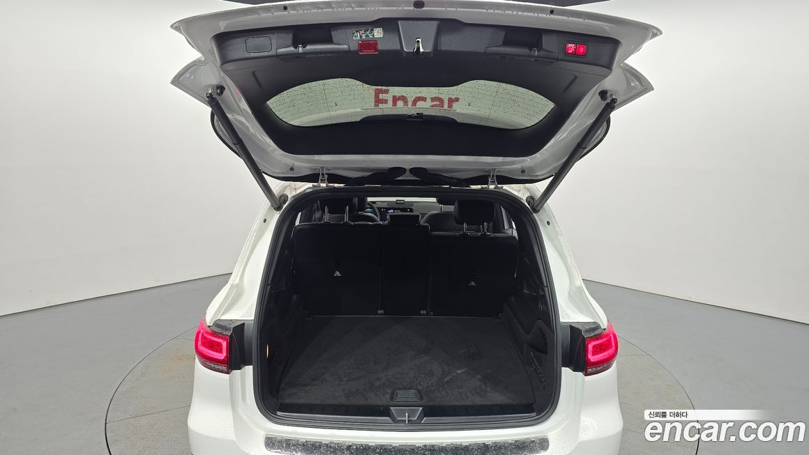 Mercedes-Benz EQB 2023