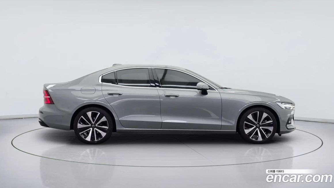 Volvo S60 2024