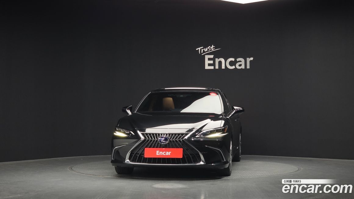 Lexus ES 2022