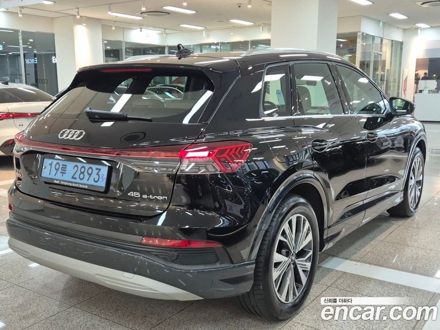 Audi Q4 e-tron 2025