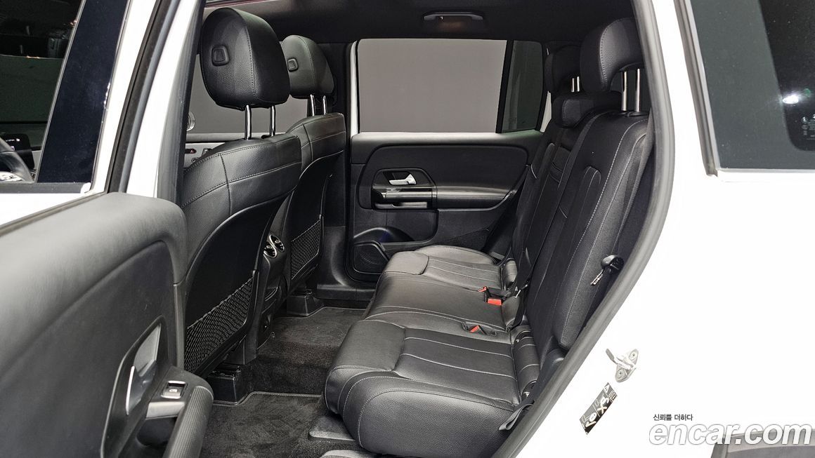 Mercedes-Benz GLB-Class 2021