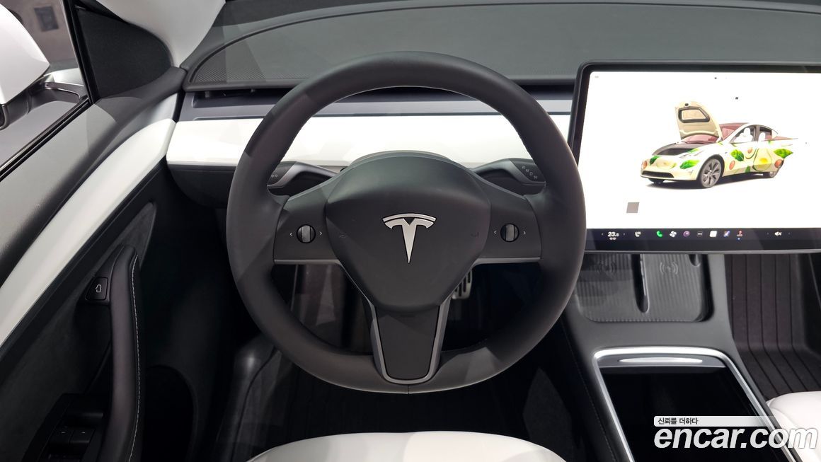 Tesla Model Y 2024