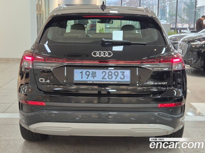 Audi Q4 e-tron 2025