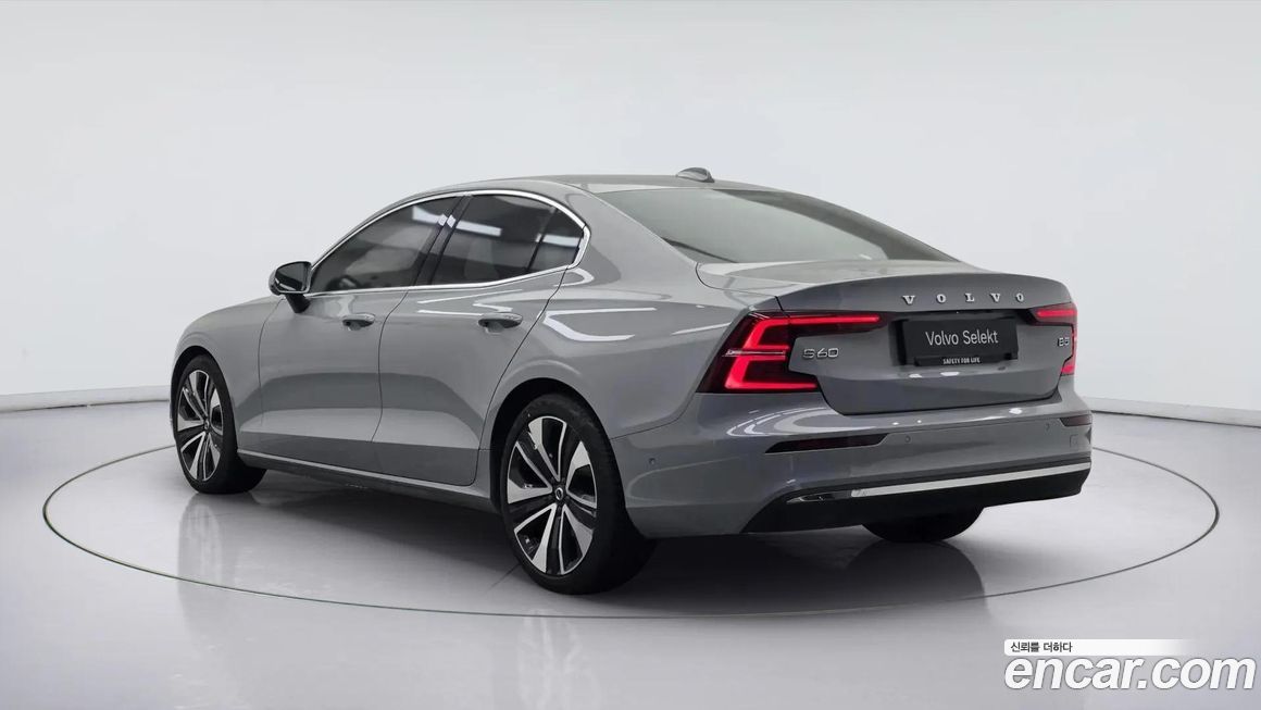 Volvo S60 2024