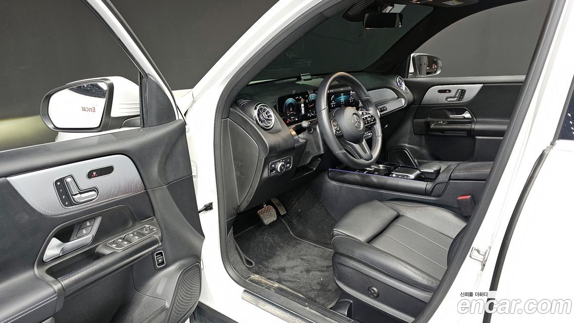 Mercedes-Benz GLB-Class 2021