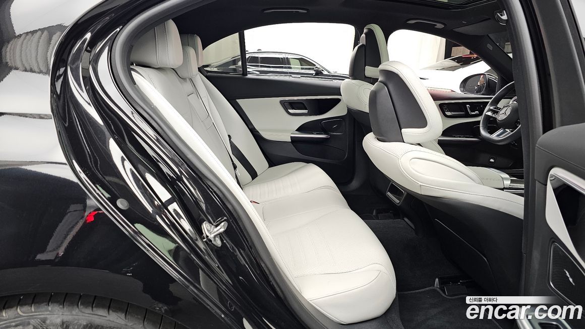 Mercedes-Benz C-Class 2023