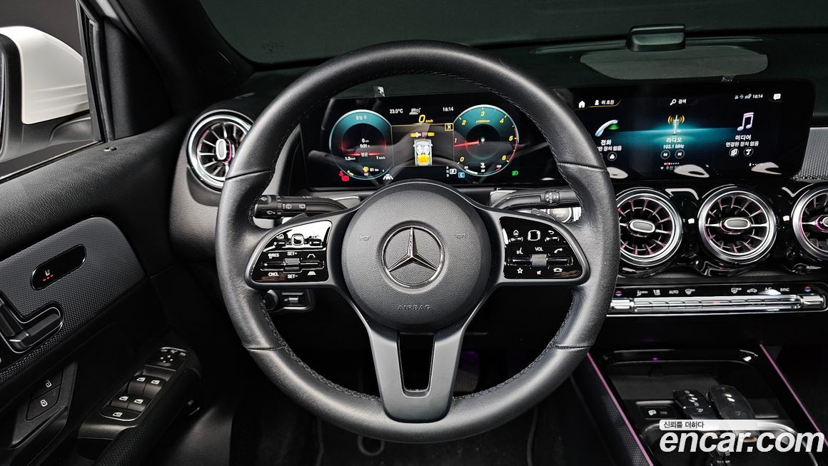 Mercedes-Benz GLB-Class 2021