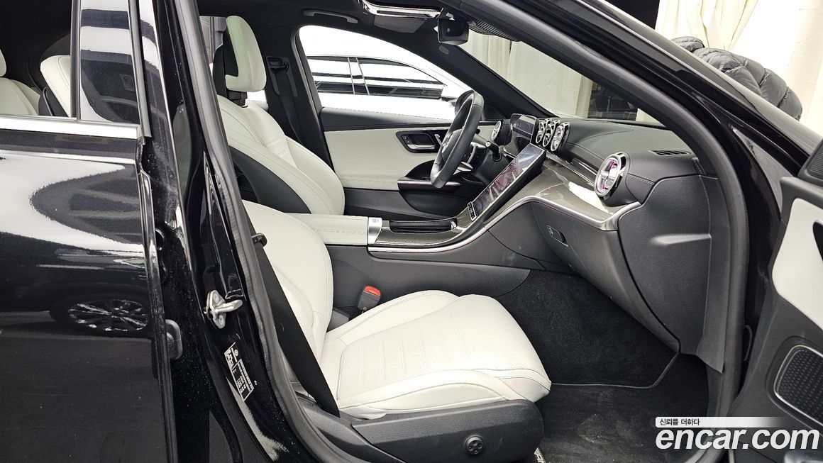 Mercedes-Benz C-Class 2023
